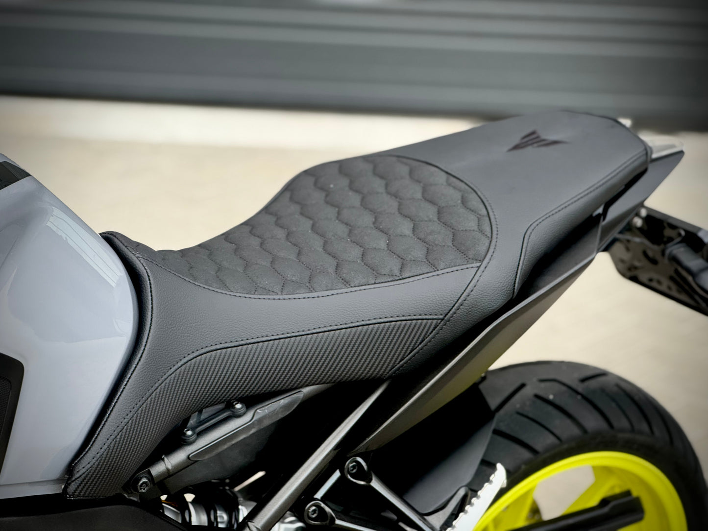Yamaha MT-09 *CUSTOM ZADEL* RS motief